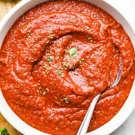 سس روی پیتزا