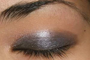 ادغام چند سایه ی متضاد برای میکاپی زیبا