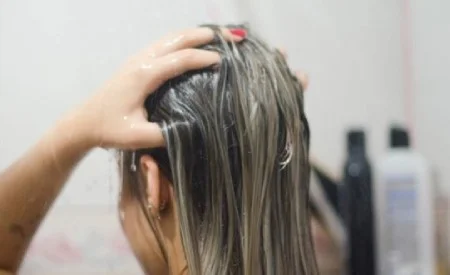 نرم کننده مو ماسک مو یا سرم مو کدام برای موهای من بهتر است