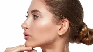 زاویه سازی صورت با ژل: بهترین راه حل برای حجم دادن به صورت