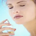 عطر بر پوست‌های چرب بهتر وزمان بیشتر می ماند
