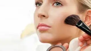 آیا استفاده از لوازم آرایش باعث جوش صورت می شود؟