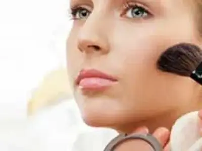 آیا استفاده از لوازم آرایش باعث جوش صورت می شود؟