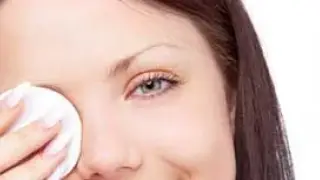 بیماری که ناشی از پاک نکردن آرایش چشم هاست