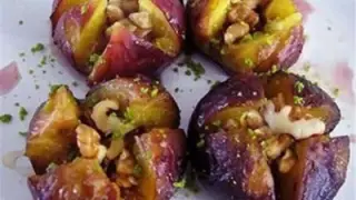 طرز تهیه دسر مقوی انجیر و گردو مخصوص سالمندان