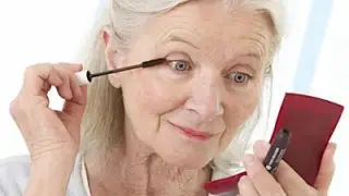 ترفند‌های آرایشی برای خانم‌های مسن