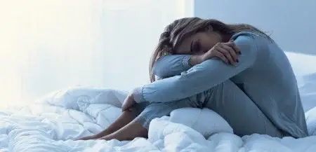 بی خوابی چه بلایی بر سر پوست و مو می آورد؟