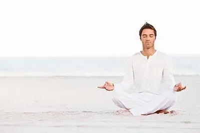 یوگا چگونه به کاهش وزن ما کمک می‌کند؟