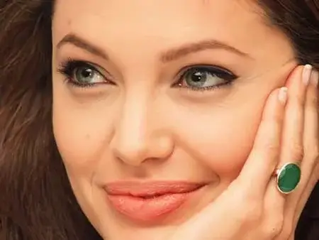آرایش چشم مخصوص خانم های 40 ساله به بالا