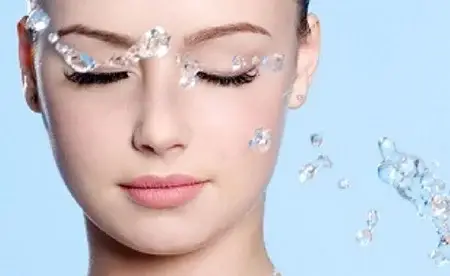 آبرسانی پوست چیست؟ اهمیت آن و معرفی چند ماسک آبرسان