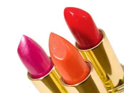 تهیه رژلب با آشغال مرغ حقیقت دارد؟
