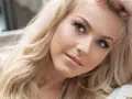 رنگ های مناسب آرایش برای پوست های روشن و بلوند