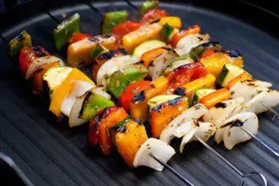 کباب سبزیجات یونانی مخصوص گیاهخواران