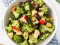 طرز تهیه سالاد کرانچ بروکلی یک غذای رژیمی