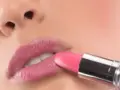 چه رژلبهایی لبها را برجسته تر می کنند؟!