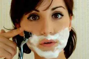 شایع‌ترین علل ایجاد موهای زاید