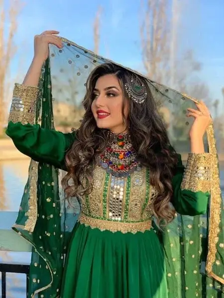 آرایش صورت برای لباس محلی